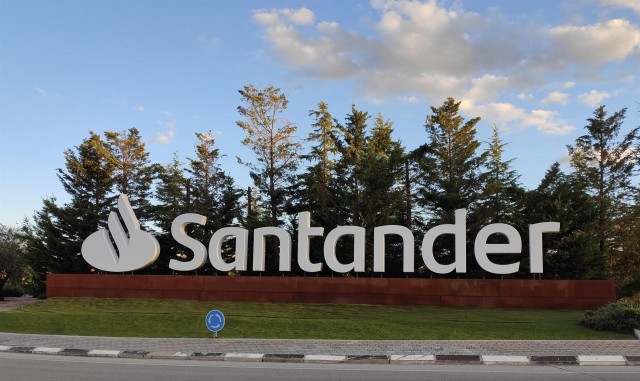 Santander propone prejubilaciones desde los 55 años con hasta el 70% del salario pensionable