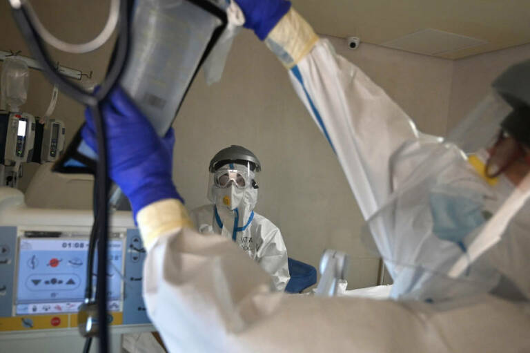 La provincia registra 107 contagios por la covid y brotes en Castelló, Benicarló, Vinaròs y Azuébar