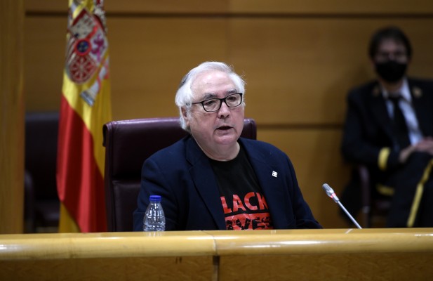 Manuel Castells pide a los universitarios que se lleven sus apuntes a casa por Navidad