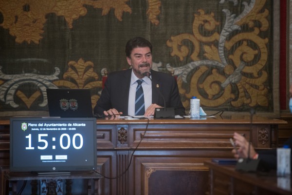 La guerra de las reprobaciones llega a Barcala: UP exige un voto de confianza y el PSOE apunta a Cs