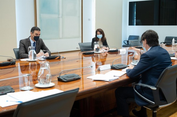 Plan del Gobierno para Nochebuena y Nochevieja: cenas de 6 personas y toque de queda a la una