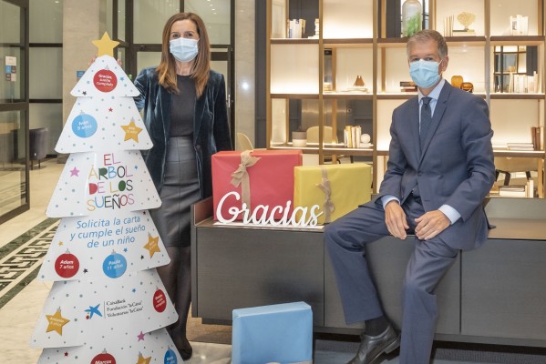 CaixaBank moviliza toda su red para que 25.000 niños y niñas en situación de pobreza tengan regalo de Navidad 