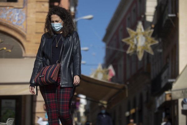 Sanidad notifica 25.886 nuevos casos y 512 muertes por covid-19 este fin de semana