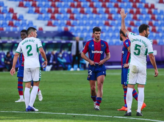 El Elche mejora sus registros defensivos de las últimas temporadas en Primera

