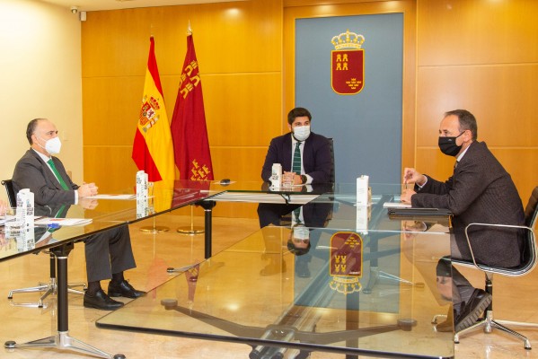 La Comunidad y CaixaBank cierran operaciones para ahorrar 7,5 millones a las arcas públicas