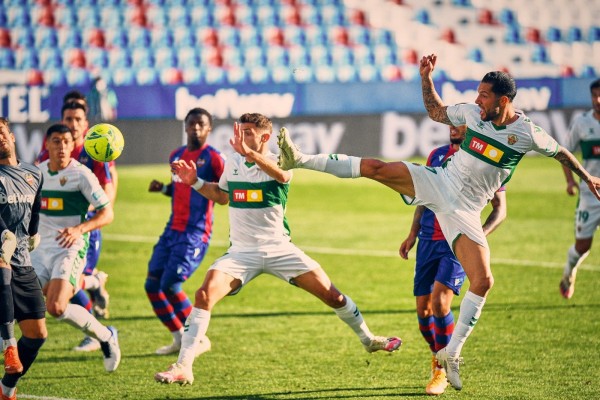 El Elche mejora sus registros defensivos de últimas temporadas en Primera
