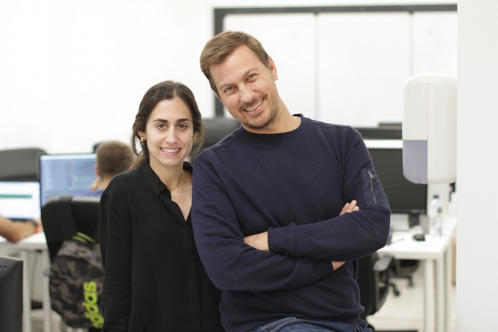 Cristina Aristoy y Paco Tormo, fundadores de Singularu. Fotos: RAFA GASSÓ - 