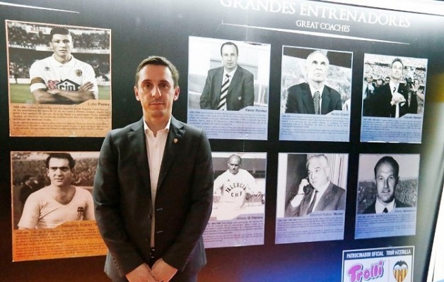 Gary Neville no quiso bajar al vestuario 