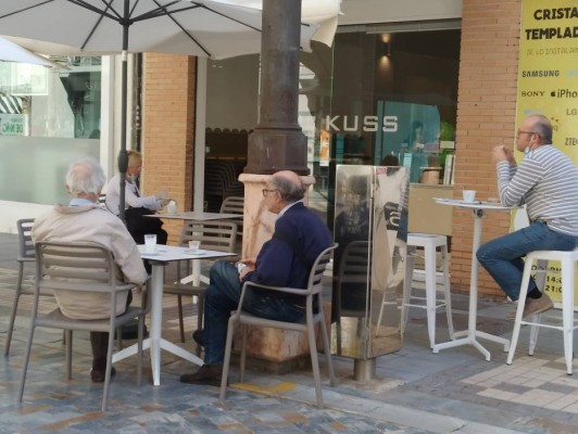 La hostelería ve la luz desde en la Región: estos son los diez municipios que reabren las terrazas