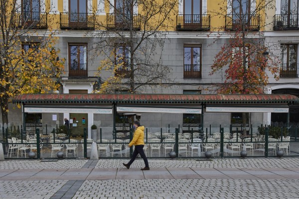 España notifica 15.156 nuevos casos y 328 muertes más por coronavirus