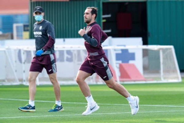 Alcácer no se ejercita en última sesión y es duda ante el Real Madrid