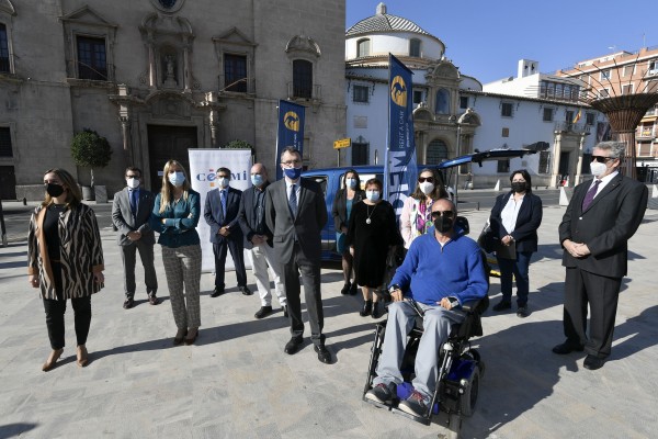 DFM Rent a Car presenta su nuevo vehículo para personas con movilidad reducida