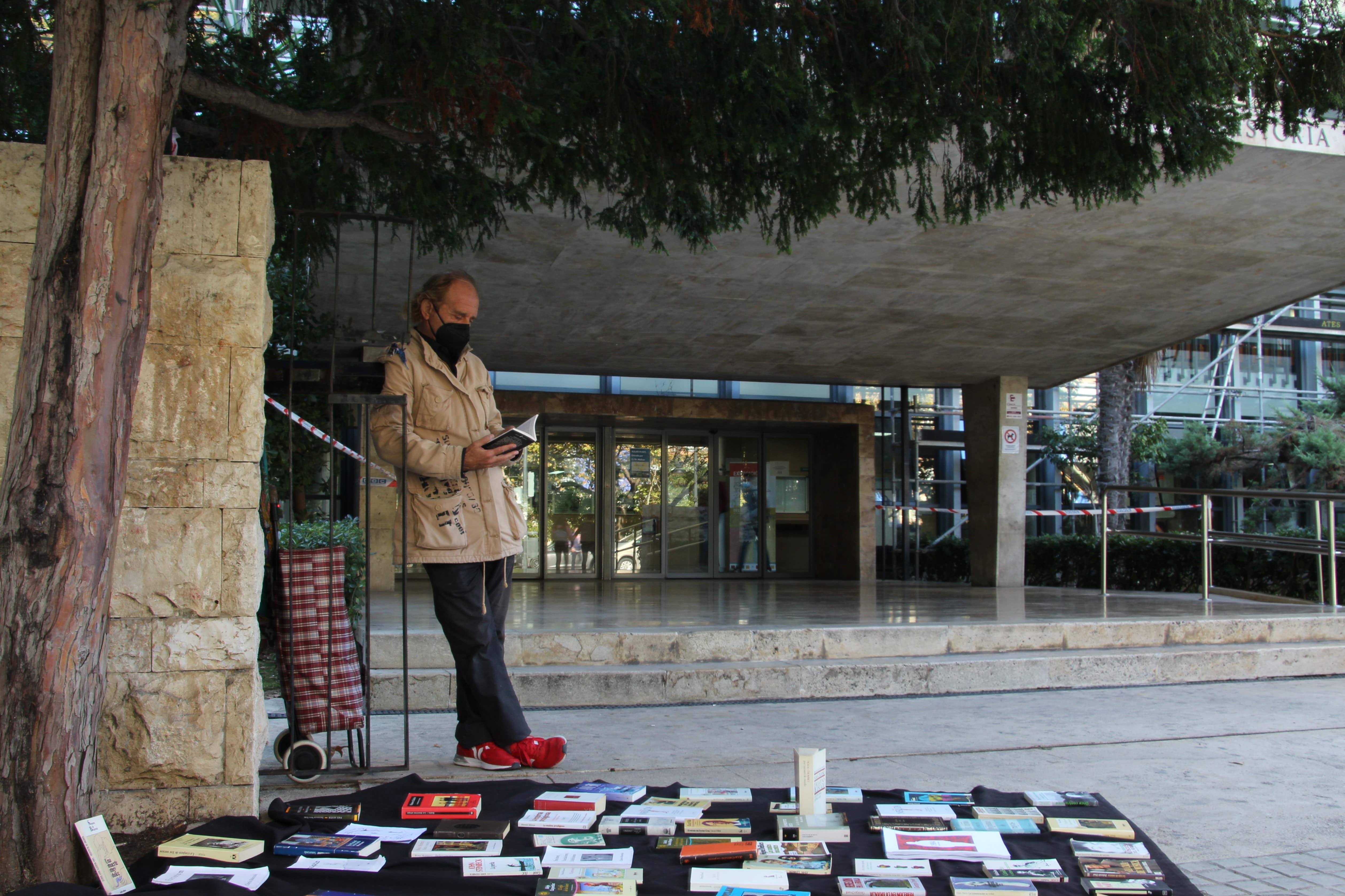 El librero callejero de Blasco Ibáñez