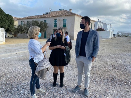 Alicante concederá ayudas para el repintado de fachadas en Tabarca y reforzará su servicios