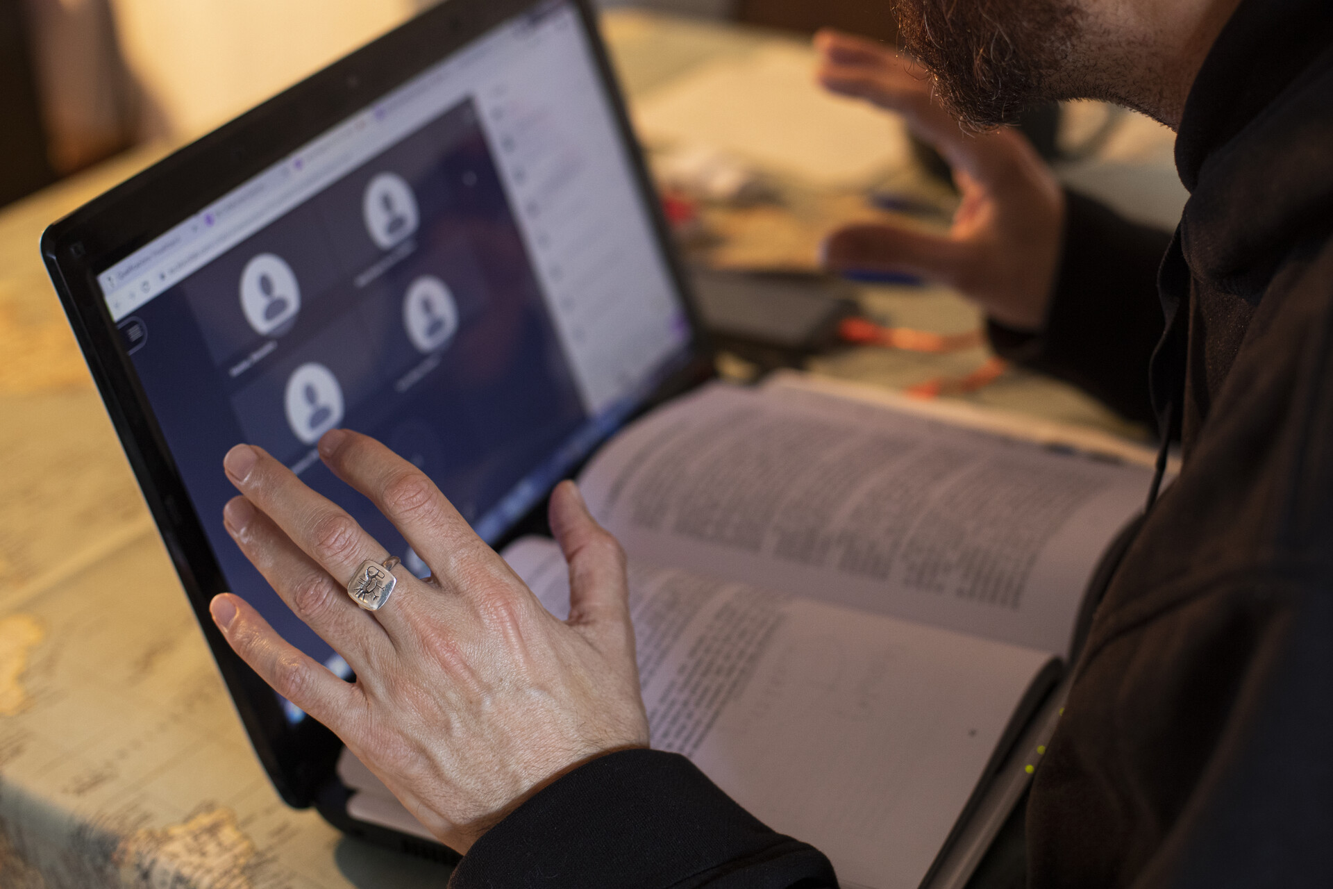 ¿Es obligatorio para el profesorado dar clases 'online'?
