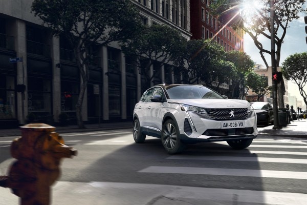 Peugeot ofrece el 3008 Hybrid 300 con tracción total y 59 kilómetros de autonomía eléctrica