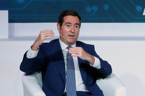 Garamendi defiende que tiene que haber ayudas adicionales para los sectores más afectados por la pandemia