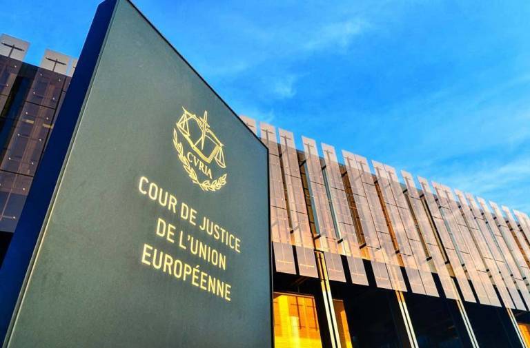El Tribunal de la UE defiende la caza con “parany” francesa y prohíbe la valenciana
