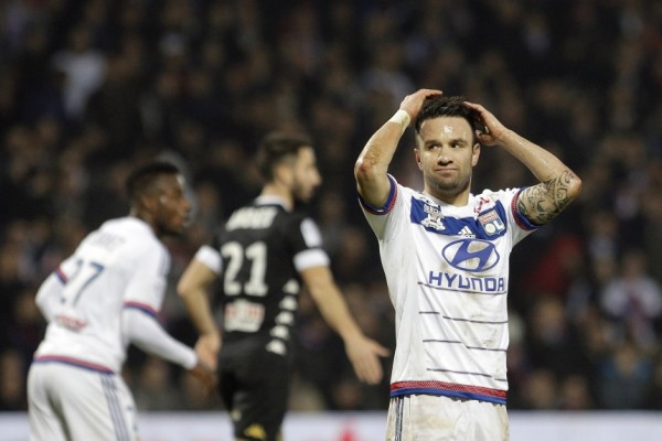 El Olympique de Lyon llega a Mestalla en plena crisis