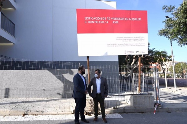 Vivienda finaliza en Aspe la primera promoción pública de pisos en alquiler en la última década 