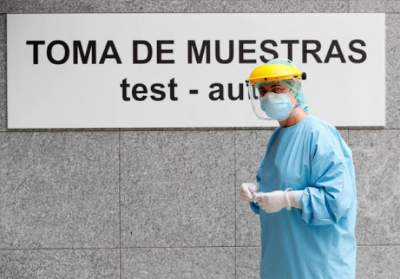 La provincia de Alicante registra 557 nuevos casos de coronavirus, 15 fallecidos y 16 brotes más