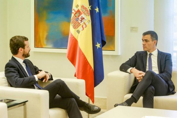CIS: el PSOE mantiene 11,8 puntos de ventaja sobre el PP, mientras suben Vox y Cs tras la moción de censura