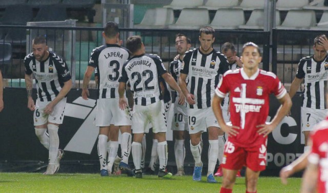 Cano refuerza su apuesta por el bloque del ascenso