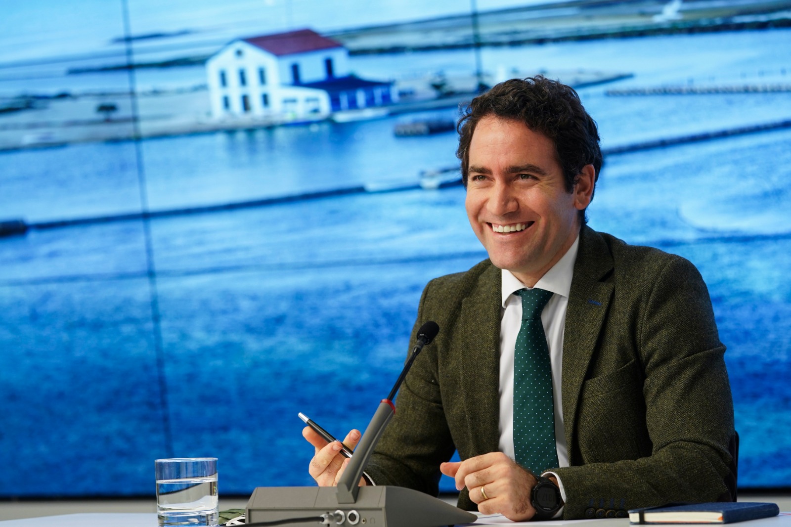 Teodoro pide por carta a los diputados murcianos del PSOE, Vox y Podemos que apoyen las bonificaciones al Mar Menor
