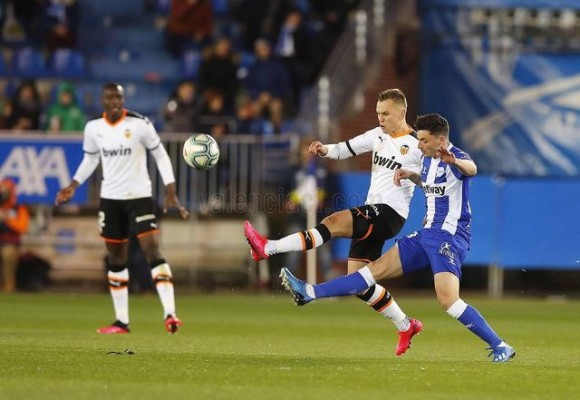El Valencia CF jugó último el partido con gente en Vitoria, a donde vuelve el domingo

