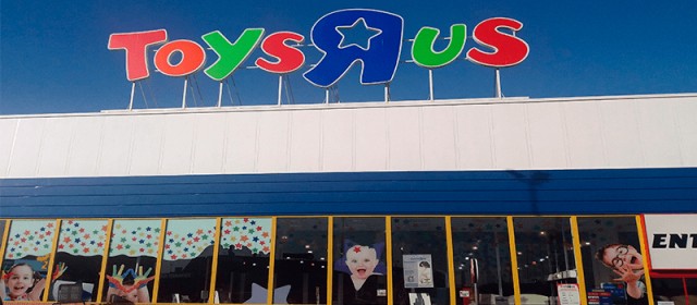 La británica Sports Direct compra seis tiendas de Toys 'R' Us en España, entre ellos uno de Valencia