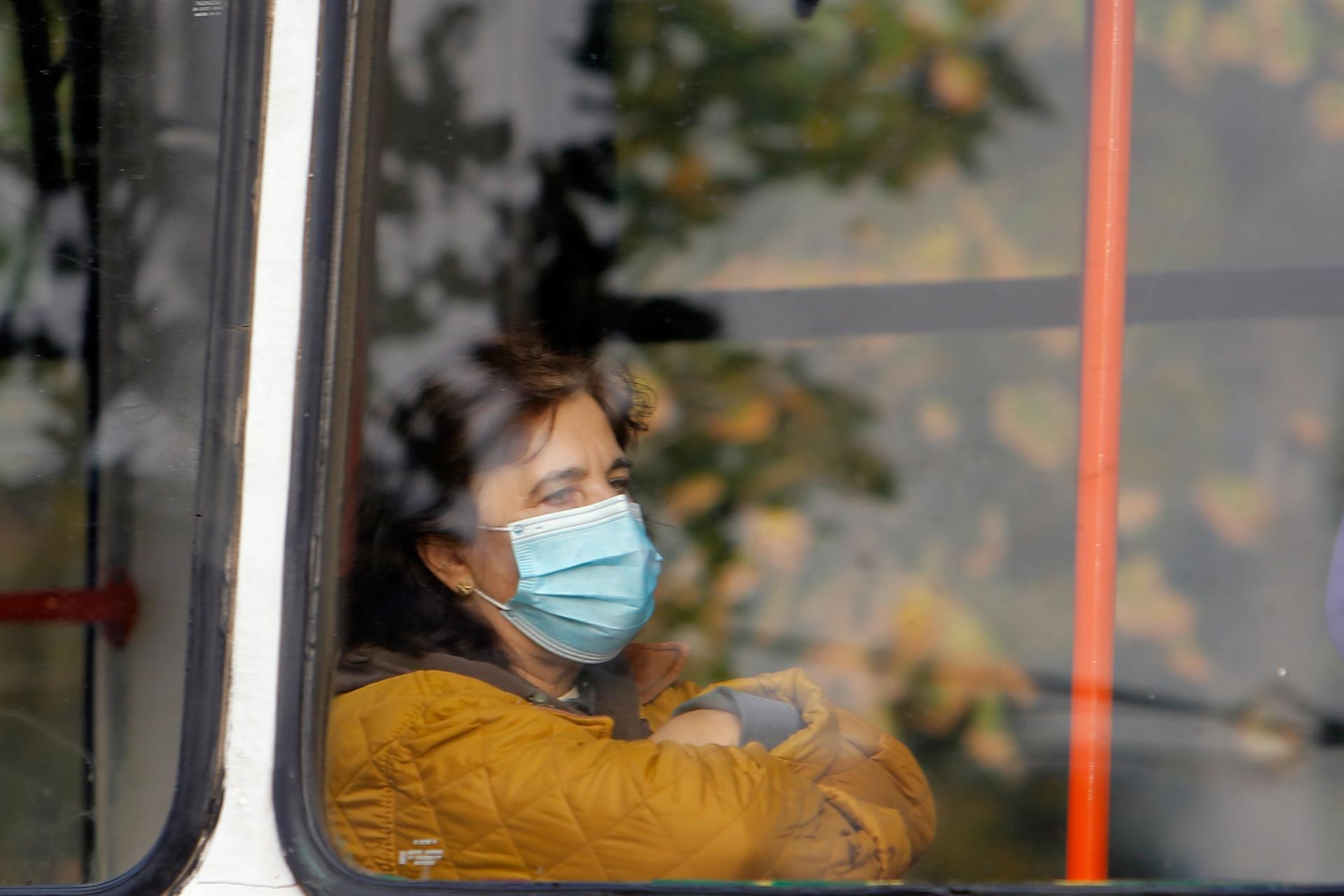  España notifica 38.273 nuevos casos y 484 muertes más, un descenso frente al fin de semana anterior