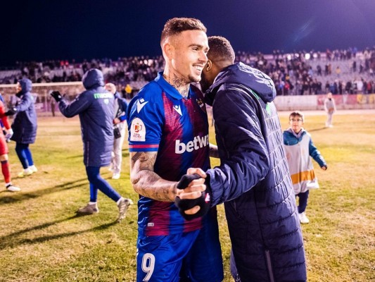 A la Copa con pies de plomo