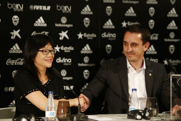 Neville, un técnico sobre el que Mendes pierde el control 
