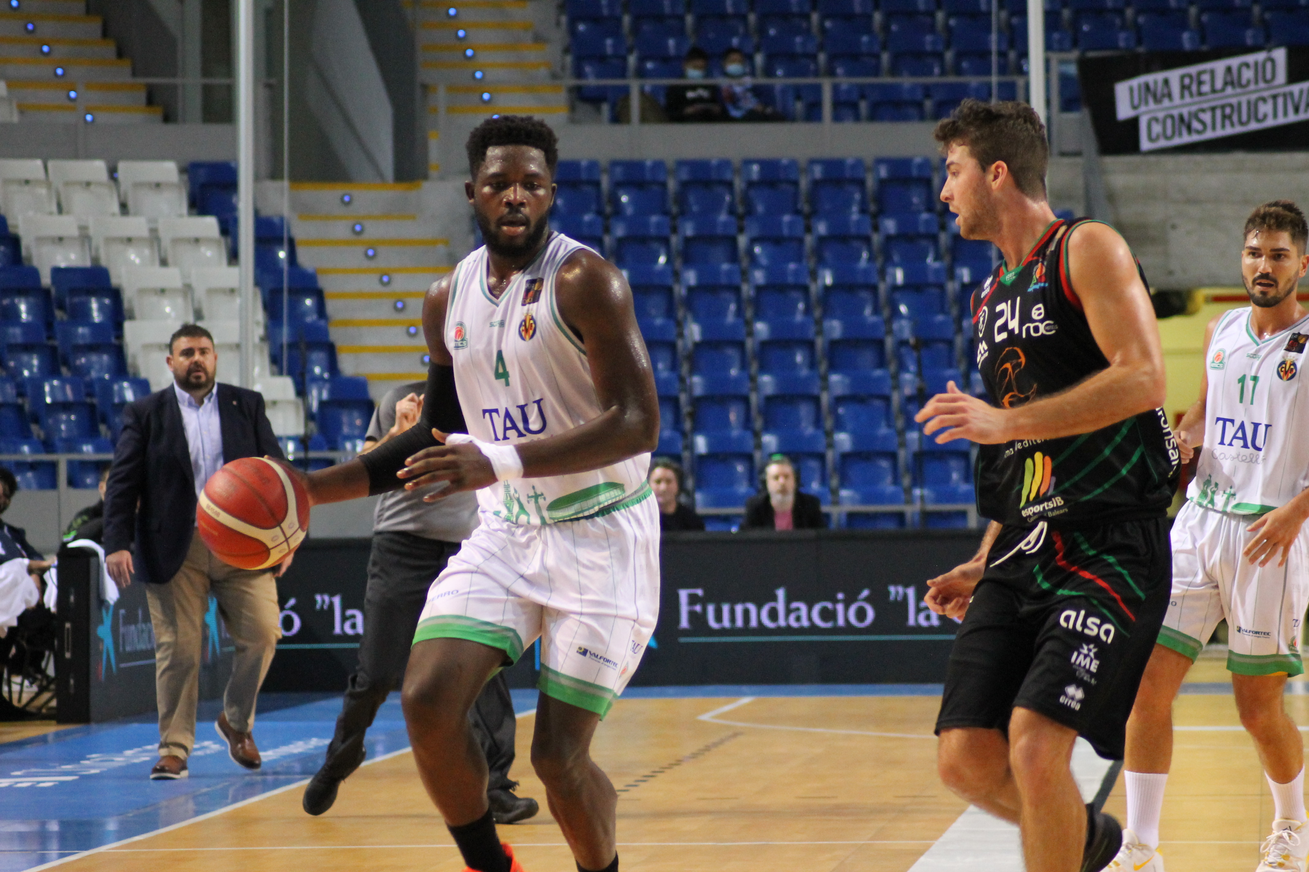 El TAU Castelló tira de experiencia para ganar en Palma (73-79)
