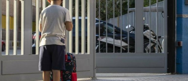 Cerca de medio centenar de positivos en los centros educativos eleva a 2.500 las personas aisladas 