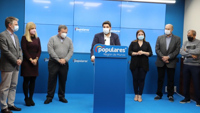 López Miras planta batalla a la Ley Celaá: 