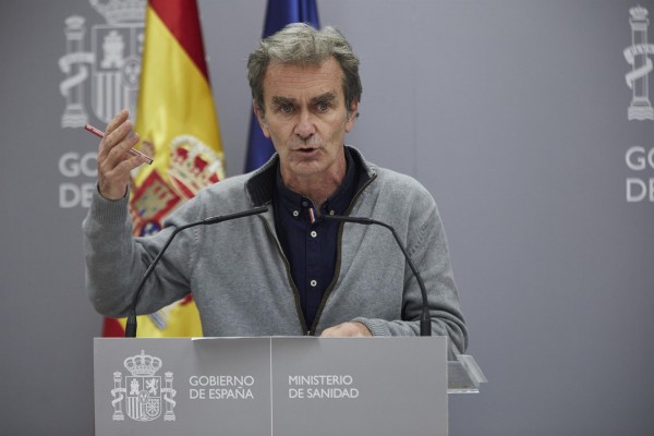 Los médicos piden el cese de Simón y un comité de expertos independiente para gestionar la pandemia