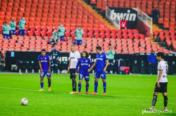 El Valencia lanzó tantos penaltis en últimos 2 partidos como en 37 anteriores

