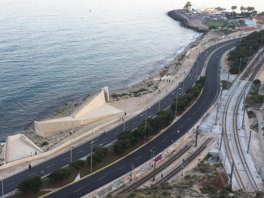 Alicante corta la avenida de Villajoyosa para los paseos y deporte los domingos por la mañana 
