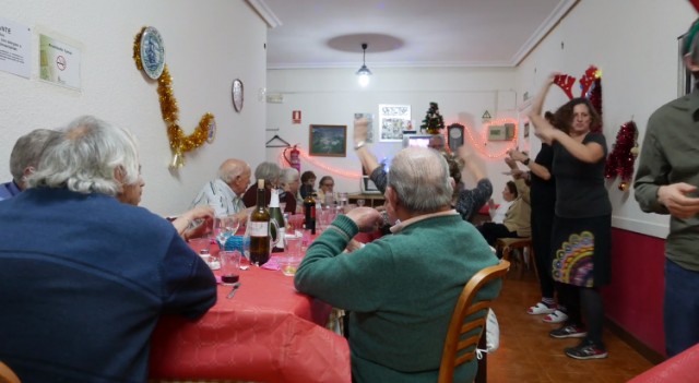 'Hostal España': La vida en un edificio de León que recoge a ancianos procedentes de pueblos vaciados