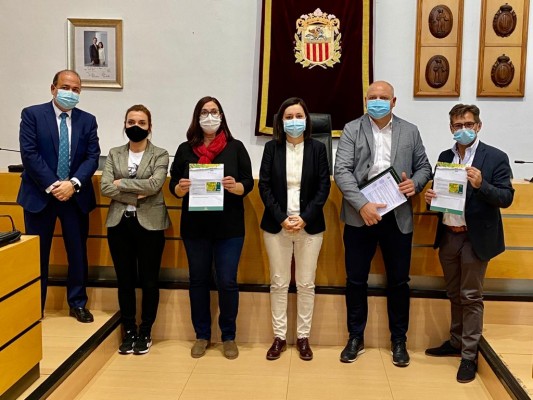 Algemesí pondrá en circulación 4.000 tarjetas para utilizar en los comercios locales