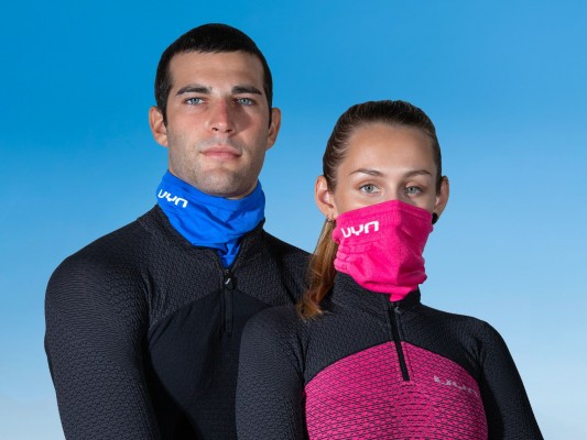 UYN presenta su práctica Winter Community Mask que integra mascarilla y
calentador de cuello para este invierno