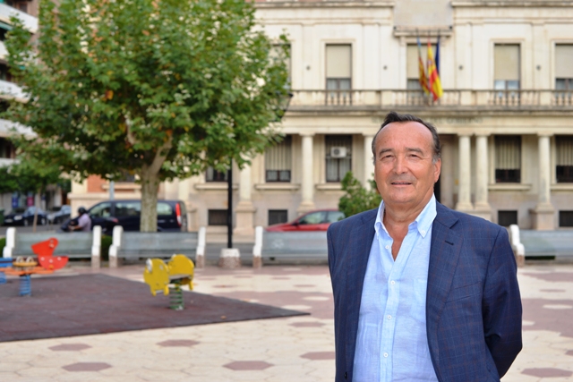 El tránsfuga de Ciudadanos Domingo Lorenzo se erige como árbitro de las mayorías en Benicàssim
