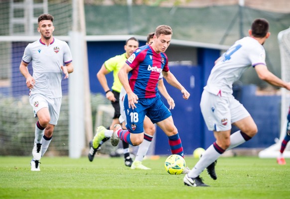 El Levante se impone al filial por 3-2 en un partido de entrenamiento

