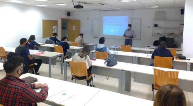 Gestión de alojamientos, idiomas y manejo de redes: las claves para optimizar el sector turístico