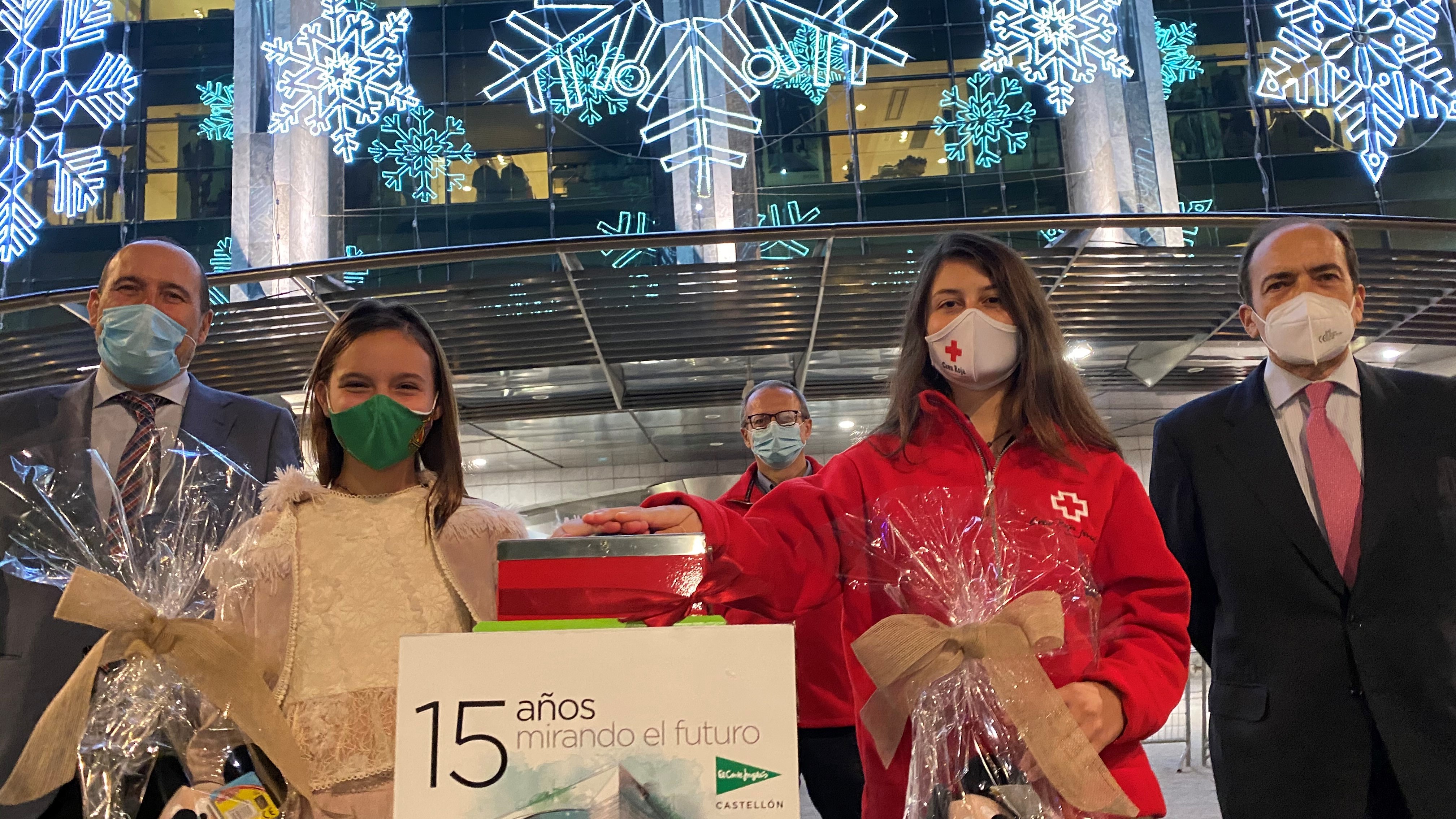 La Reina Infantil de la Magdalena inaugura la Navidad de El Corte Inglés de Castellón