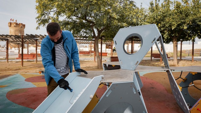 Paterna aplica nanotecnología a los parques infantiles para eliminar virus y bacterias