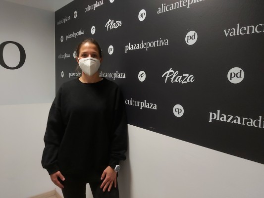 Cristina Delgado: De las raíces en Benidorm a la lucha con Voleibol Valencia en Superliga 2