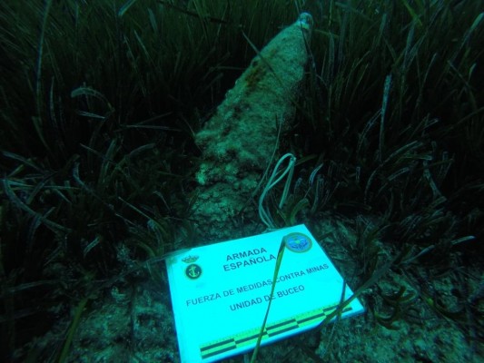 Neutralizado un proyectil en Menorca por buceadores de la Armada destinados en Cartagena