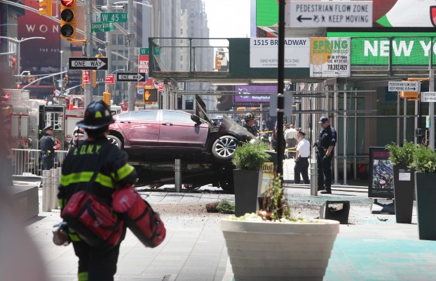 Al menos un muerto y varios heridos tras ser atropellados por un vehículo en Times Square